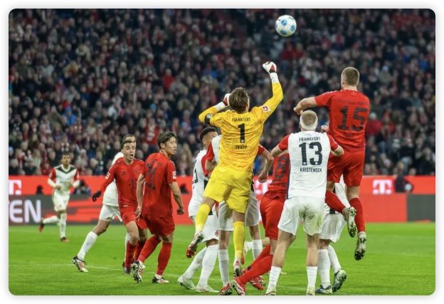 伊藤洋辉处子球穆西亚拉一条龙 拜仁4-0法鹰8分领跑